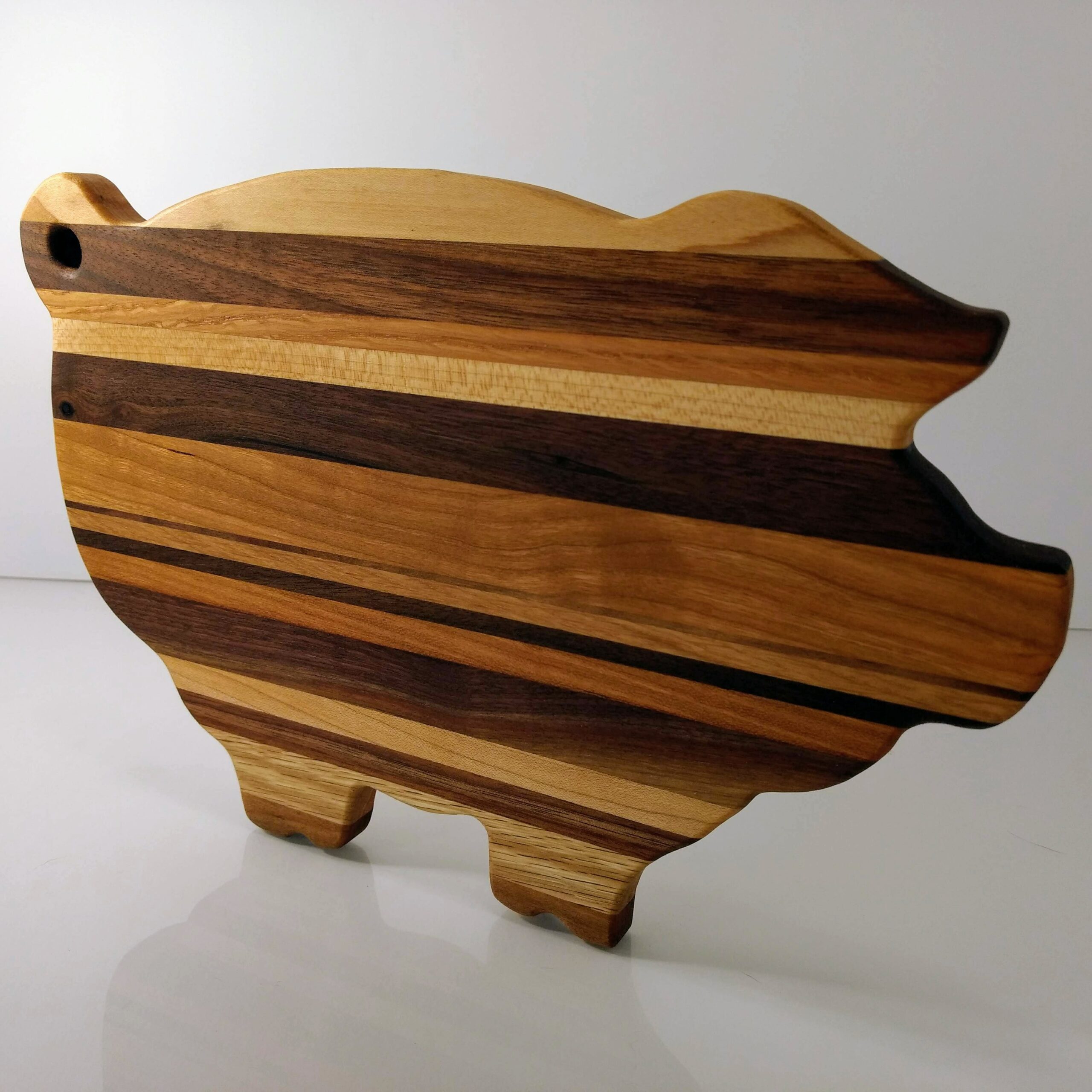 wooden-pig-cutting-board-cheese-board-lakeland-wood-crafting