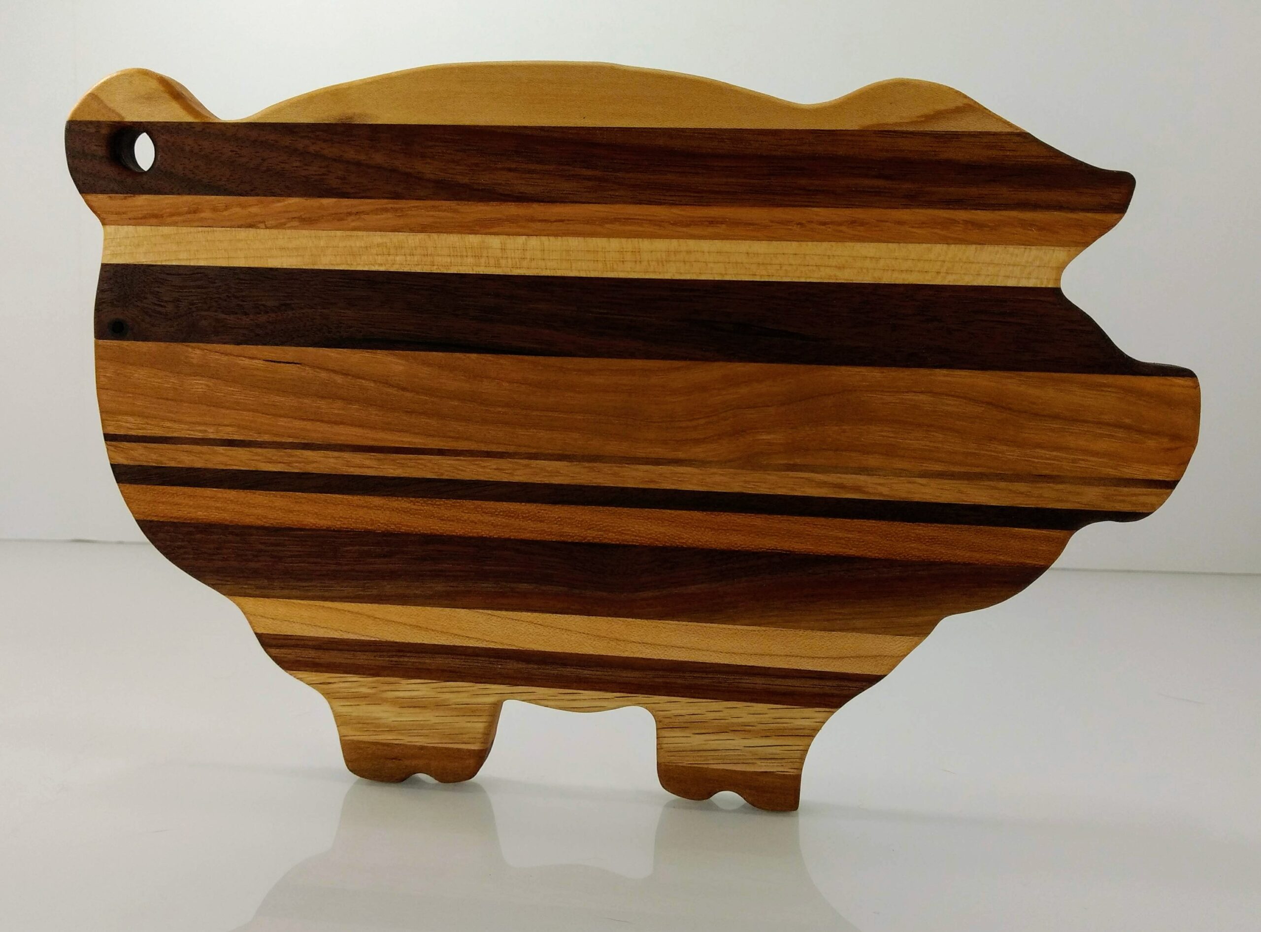 wooden-pig-cutting-board-cheese-board-lakeland-wood-crafting